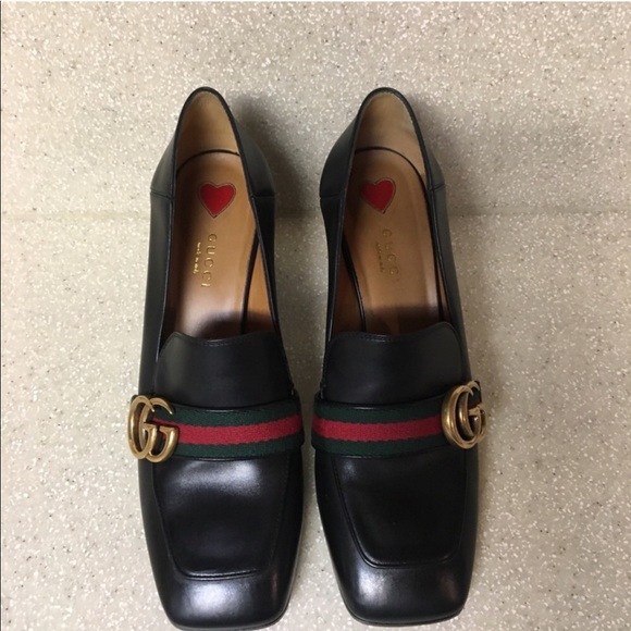 Gucci Black Leather Loafers with Gold and Green-Red Stripe - Picture 1 of 3